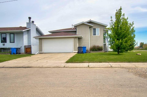 Photo of 434 9 Street, Beiseker, AB T0M 0G0 (MLS # A2322362)