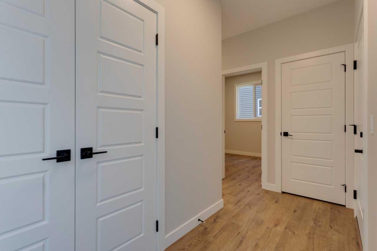 11 Lewiston View NE