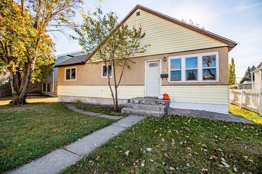 Photo of 3905 50 Street, Red Deer, AB T4N 1W2 (MLS # A2266694)