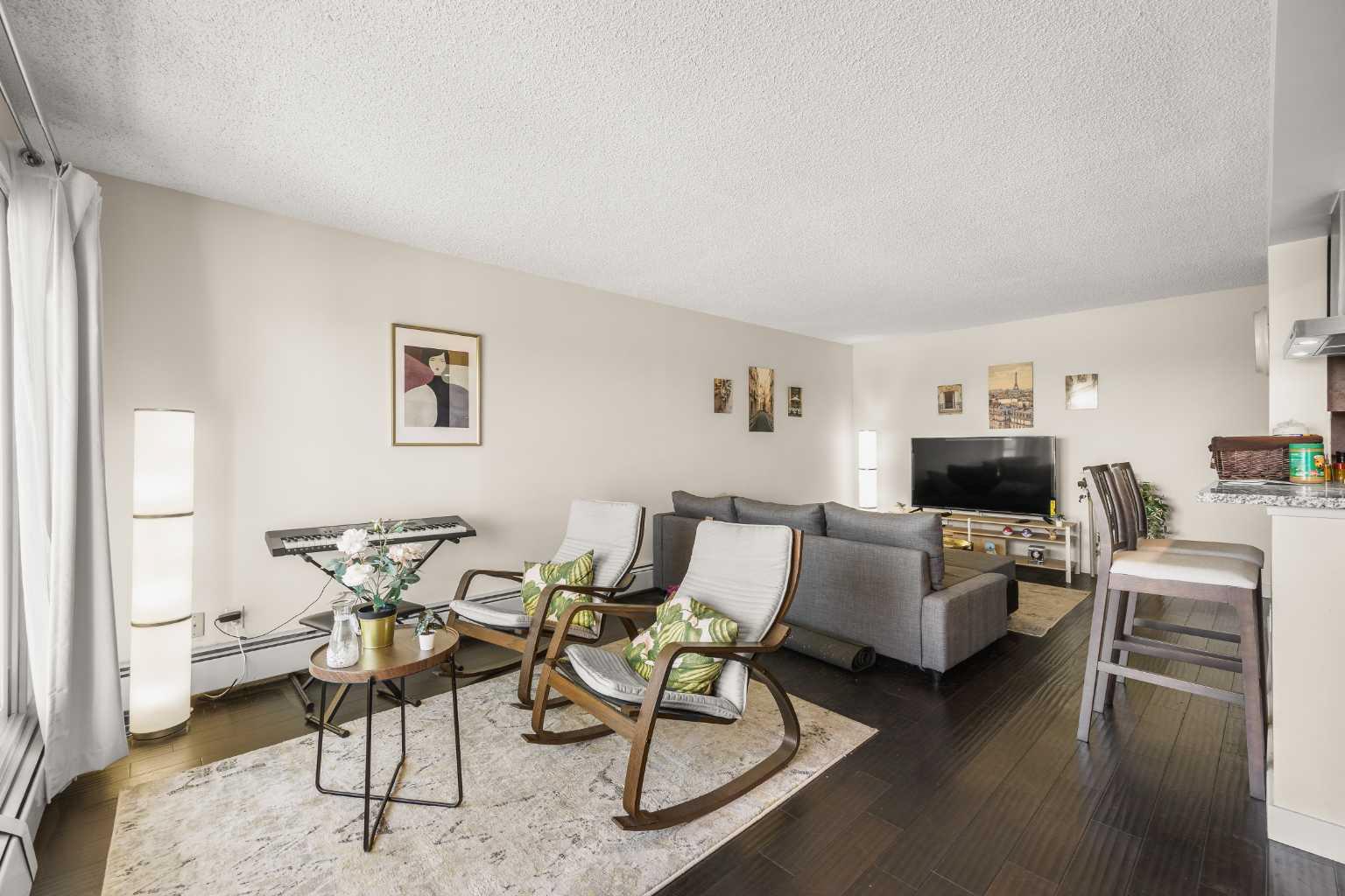 4455D Greenview Drive NE 402
