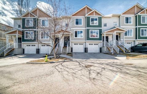 88 Pantego Lane NW Calgary AB T3K 0T1