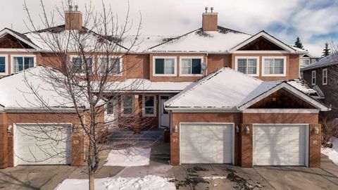 97 Royal Manor NW Calgary AB T3G 5T5