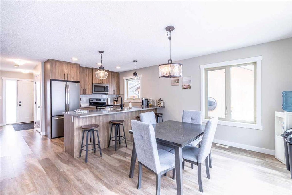 Photo of 33 Lakeshore Drive, Grandview, AB T0C 2V0 (MLS # A2339434)