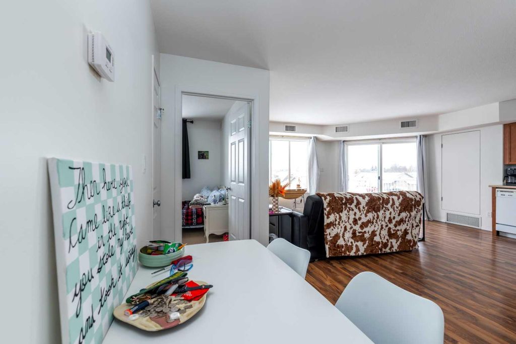 Photo of 1903 48 Avenue #304, Lloydminster, SK S9V 1K2 (MLS # A2294730)