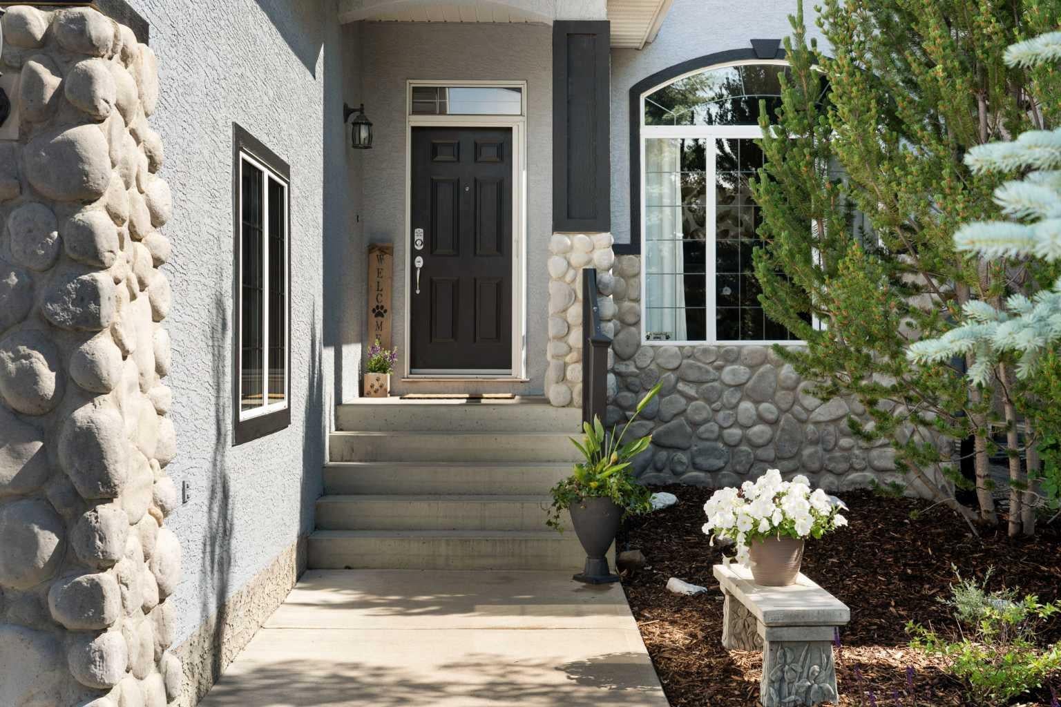 146 Discovery Ridge Way SW