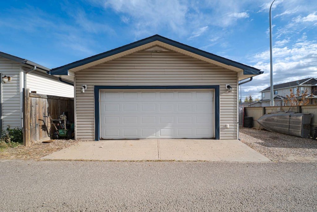 Photo of 249 Thrush Street, Fort McMurray, AB T9K 0L8 (MLS # A2350734)