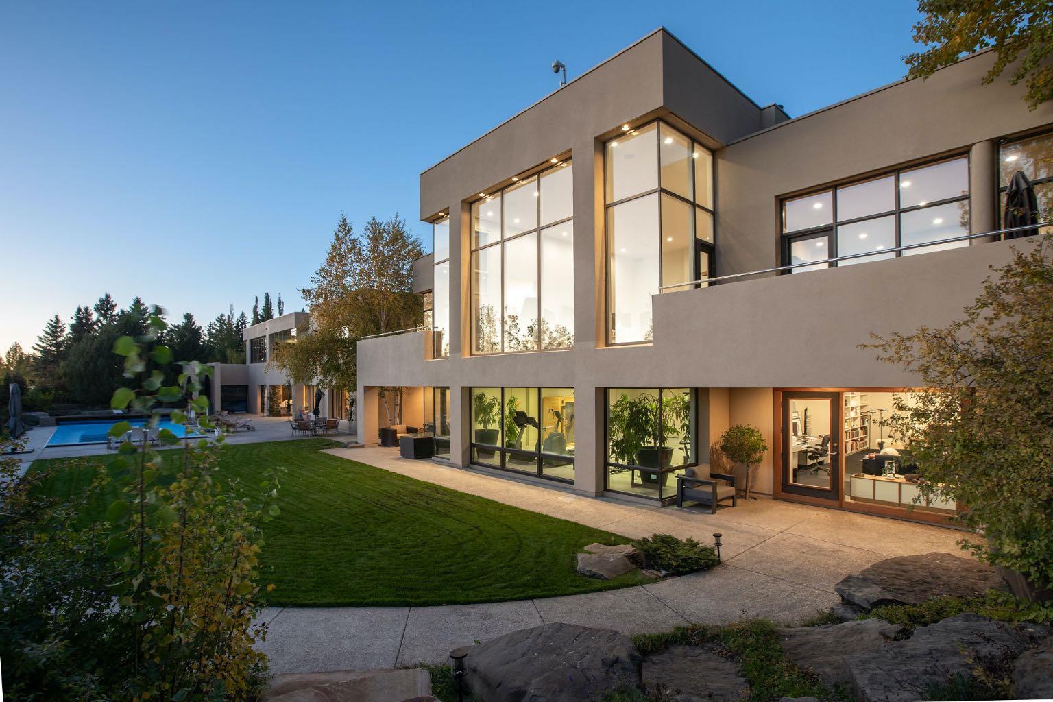 25102 Lower Springbank Road