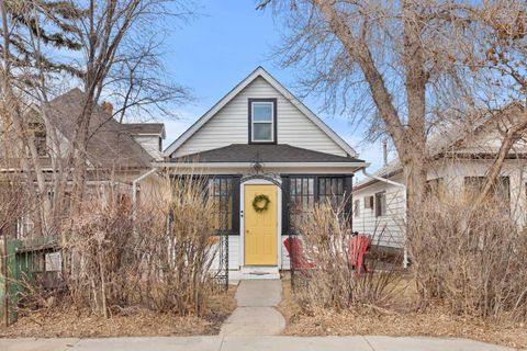 1058 Yuill Street SE Medicine Hat AB T1A 0Z2