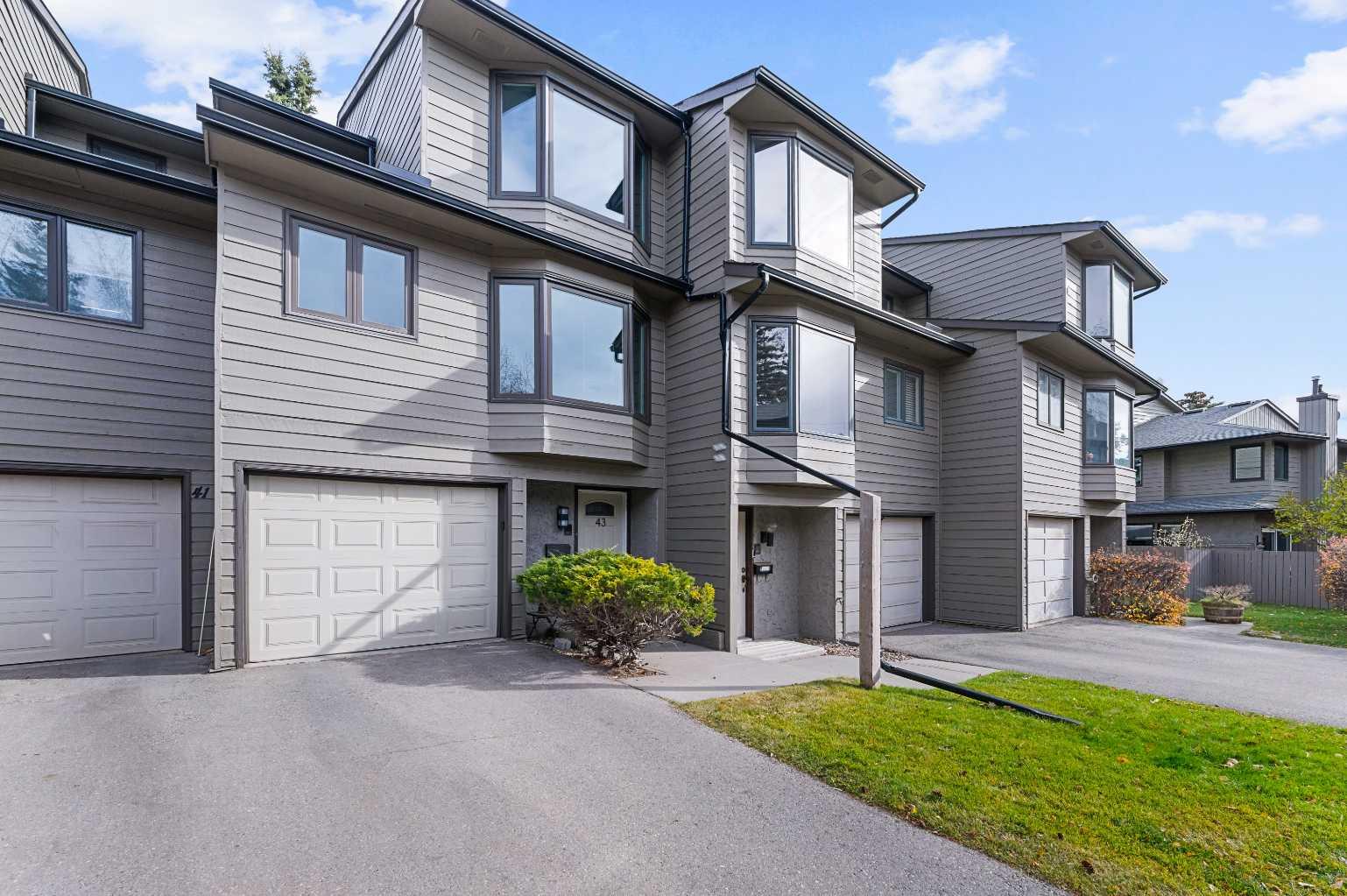 23 Glamis Drive SW 43