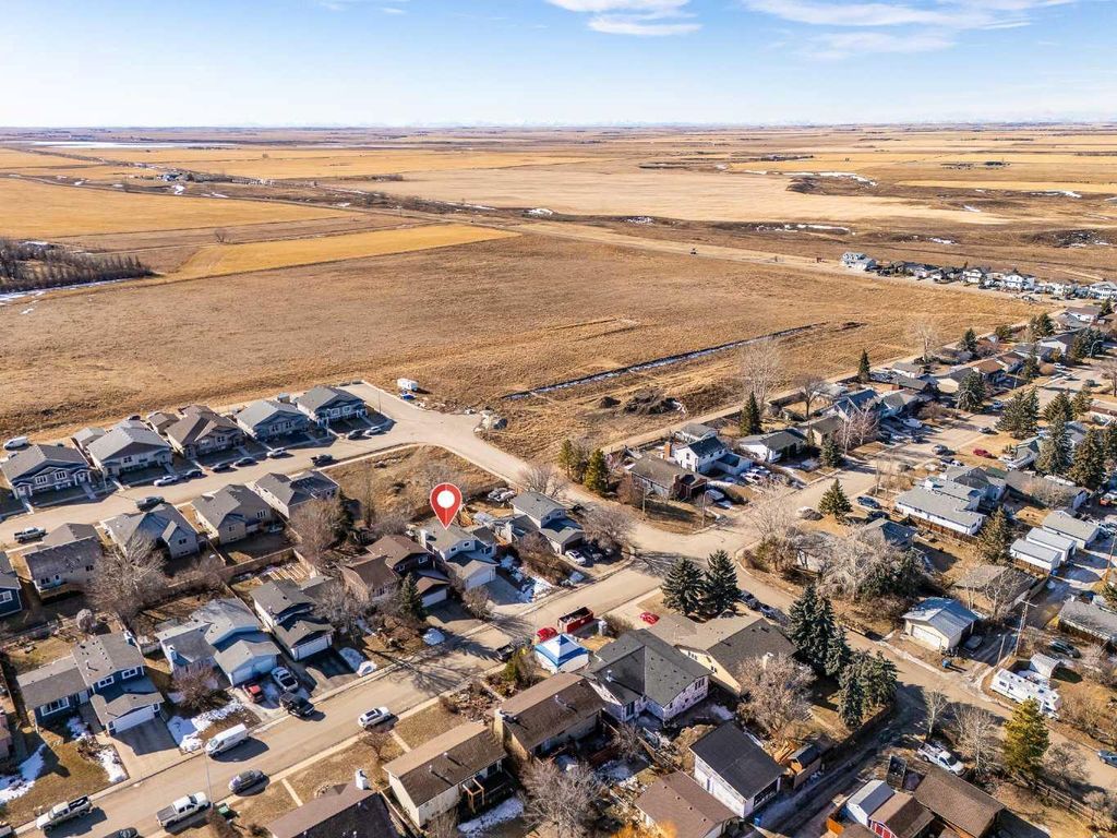 Photo of 405 6 Street, Irricana, AB T0M 1B0 (MLS # A2295542)