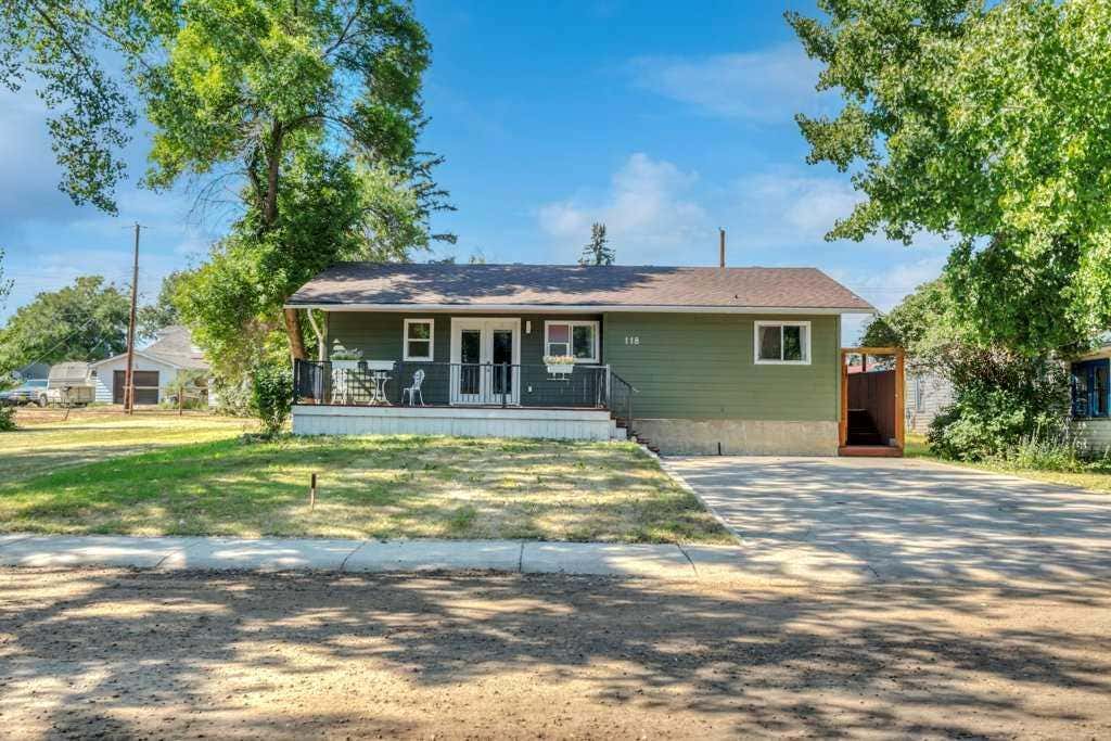 Photo of 118 3rd Avenue E, Rockyford, AB T0J 2R0 (MLS # A2335864)
