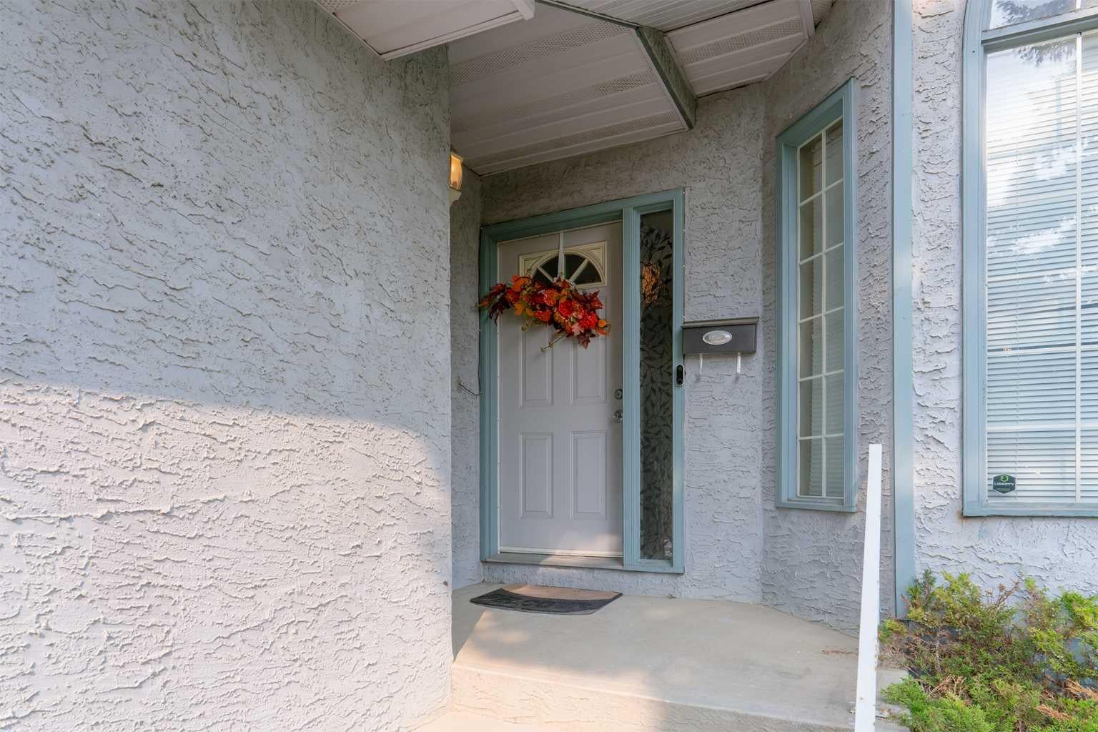 140 Santana Mews NW