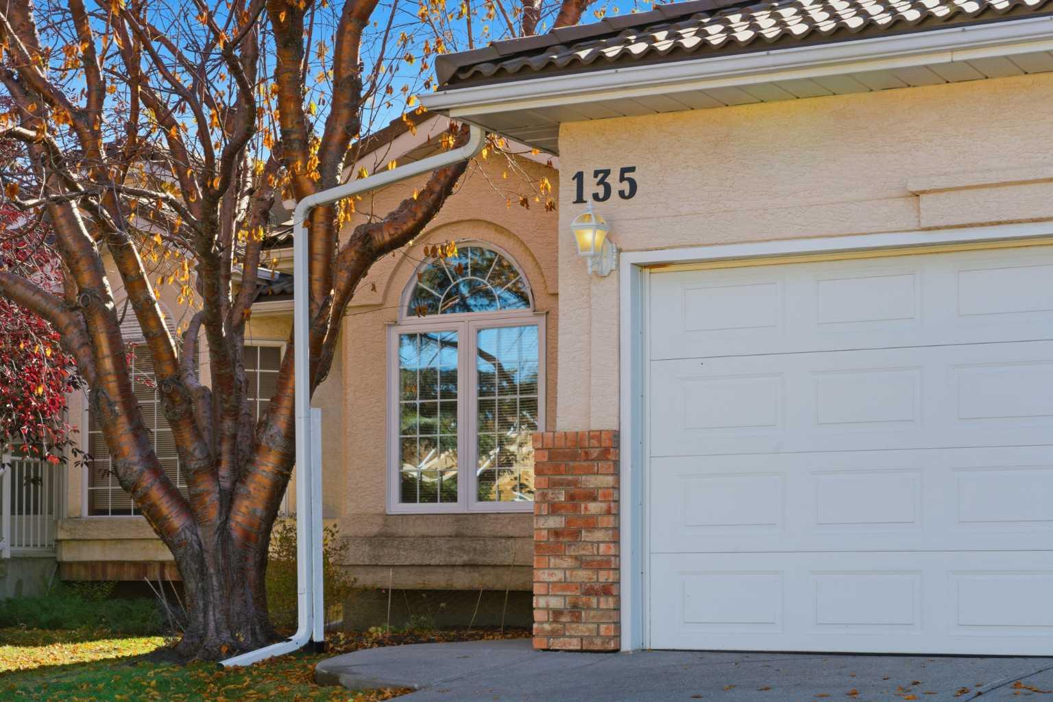 135 Hamptons Park NW