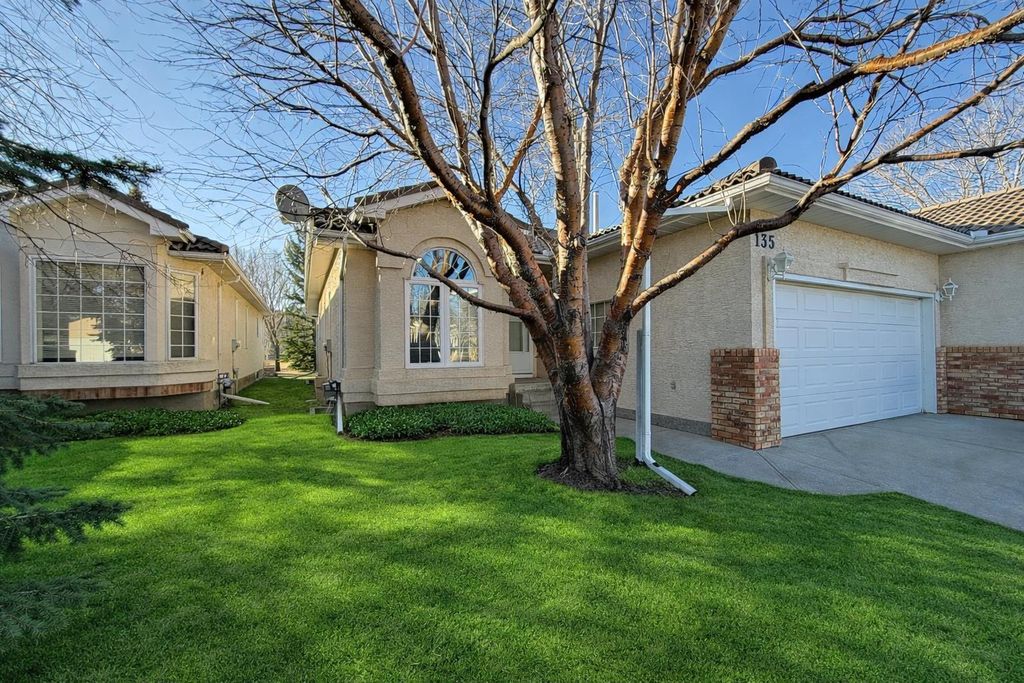 Photo of 135 Hamptons Park NW, Calgary, AB T3A 5A6 (MLS # A2287639)