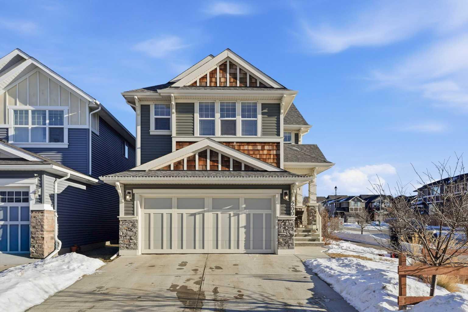 200 Kingsmere Cove SE