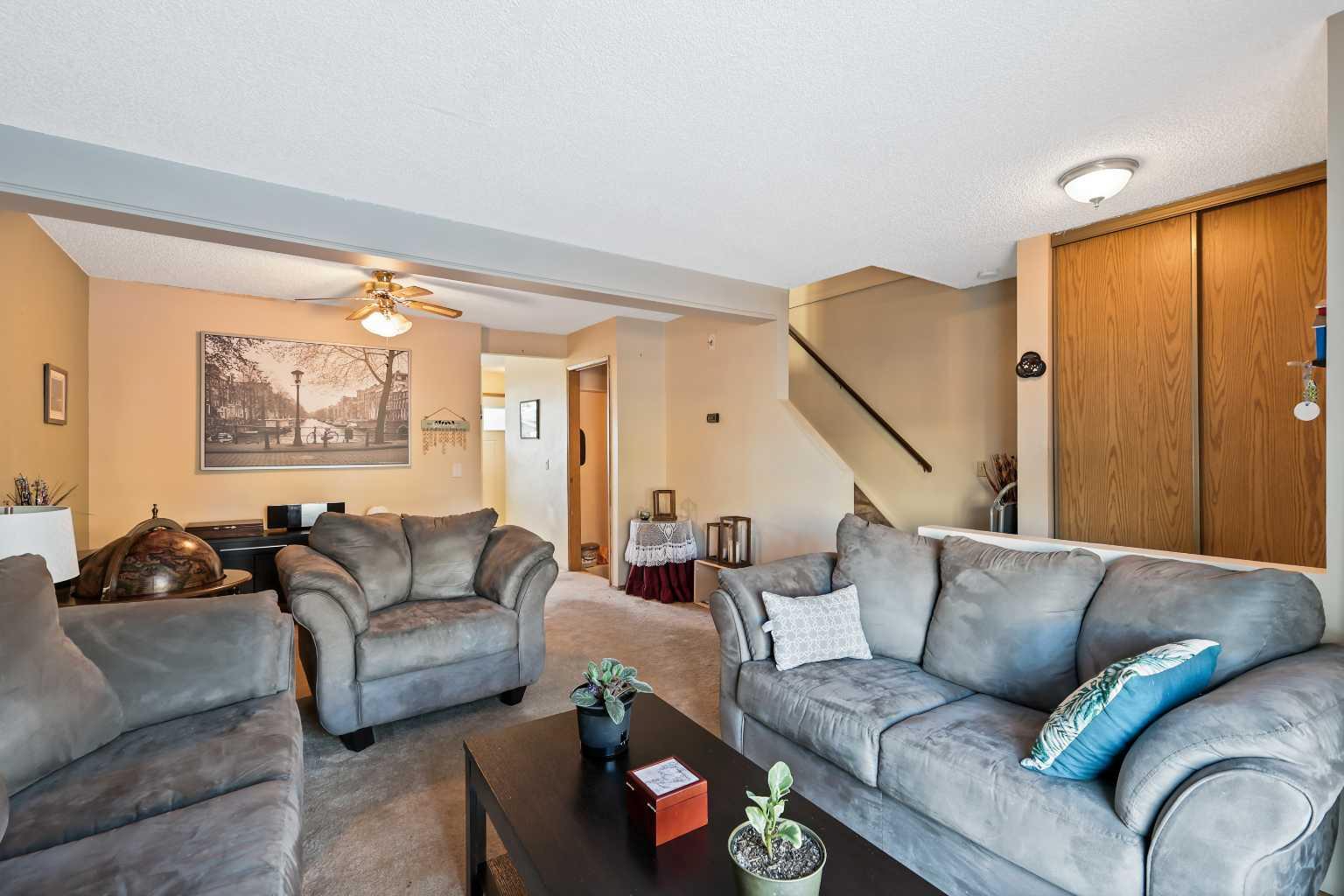 115 Castlegreen Close NE