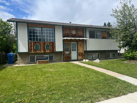 Photo of 5116 47 Street, Rocky Mountain House, AB T4T 1M4 (MLS # A2318477)