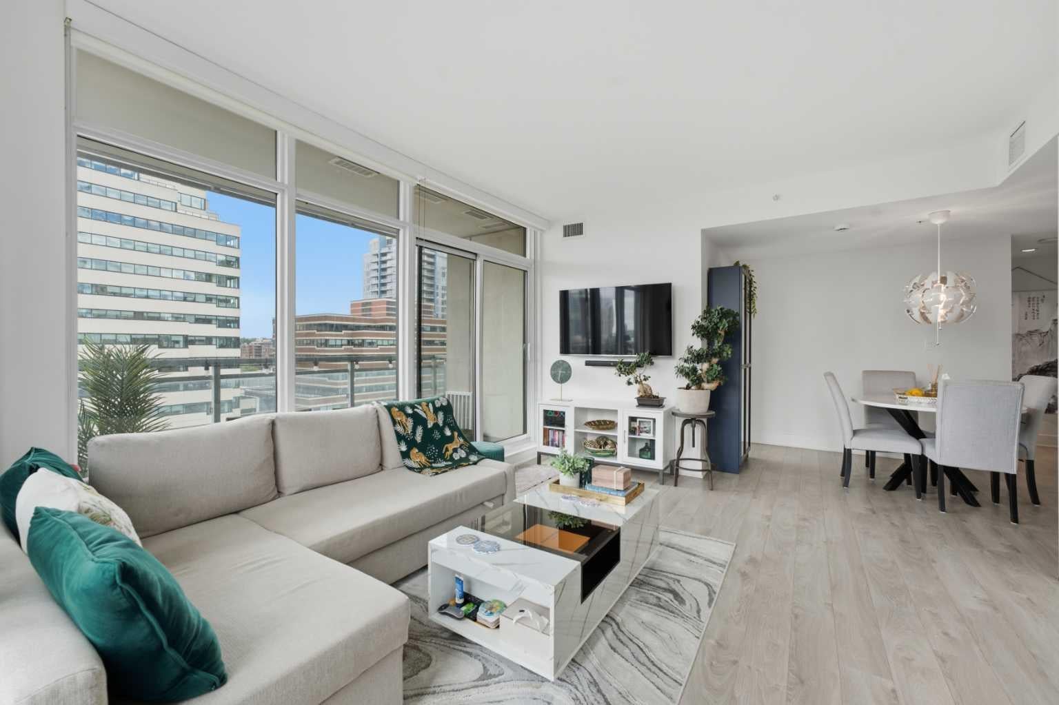 901 10 Avenue SW 908