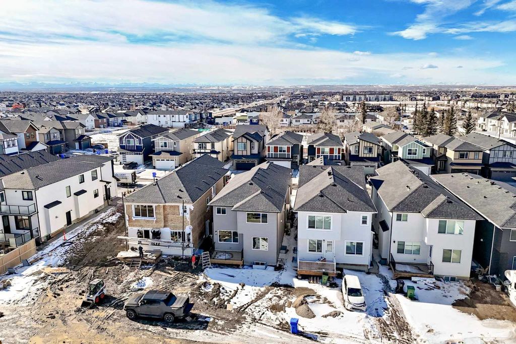 Photo of 28 Saddlecrest Manor NE, Calgary, AB T3J 2K3 (MLS # A2310513)
