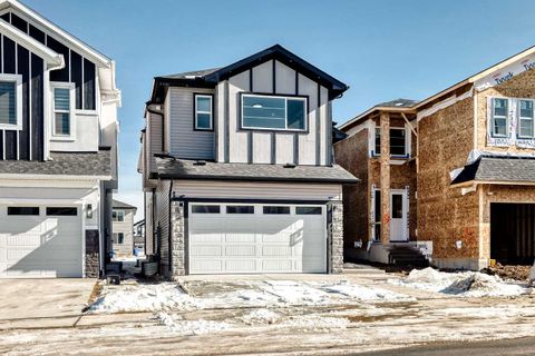 Photo of 28 Saddlecrest Manor NE, Calgary, AB T3J 2K3 (MLS # A2310513)