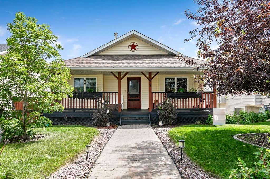 Photo of 62 Westland Street, Okotoks, AB T1S 2C2 (MLS # A2330008)