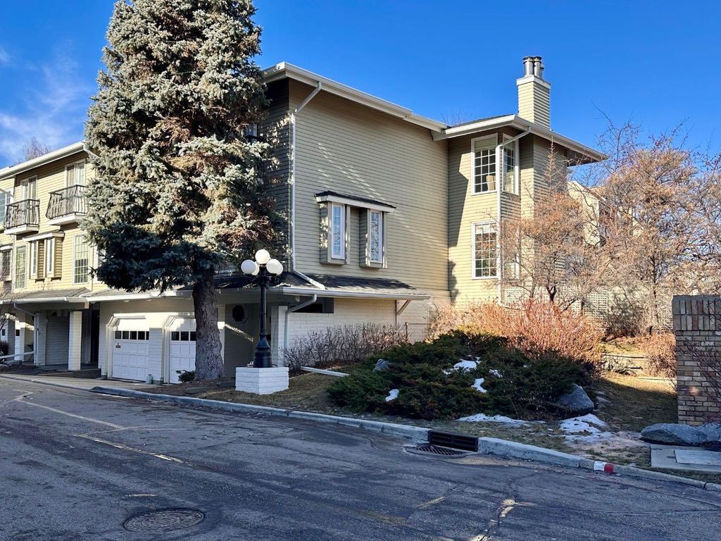 Photo of 3437 42 Street NW #185, Calgary, AB T3A 2M7 (MLS # A2275182)