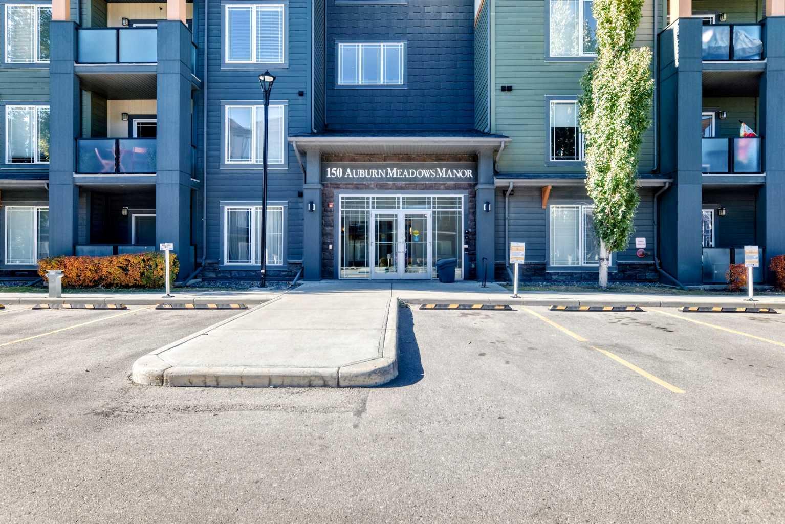 150 Auburn Meadows Manor SE #305