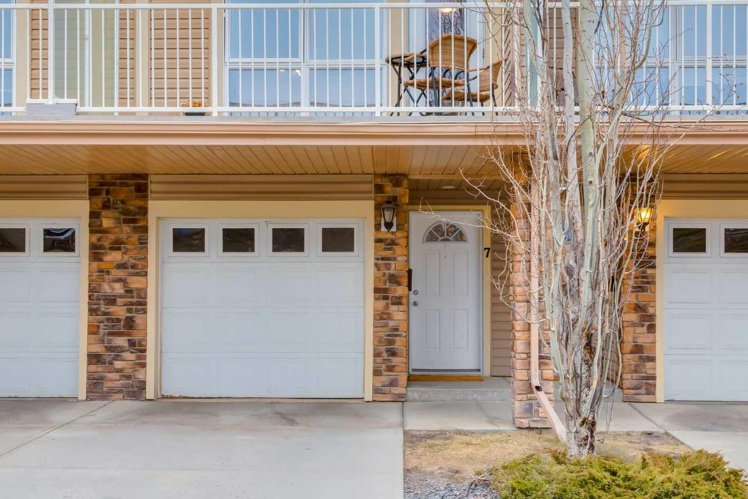 172 Rockyledge View NW 7