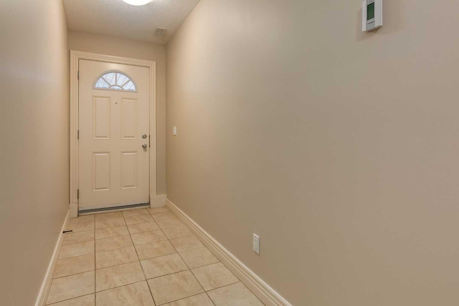 172 Rockyledge View NW 7