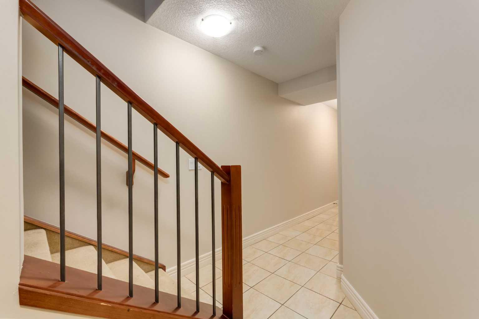 172 Rockyledge View NW 7