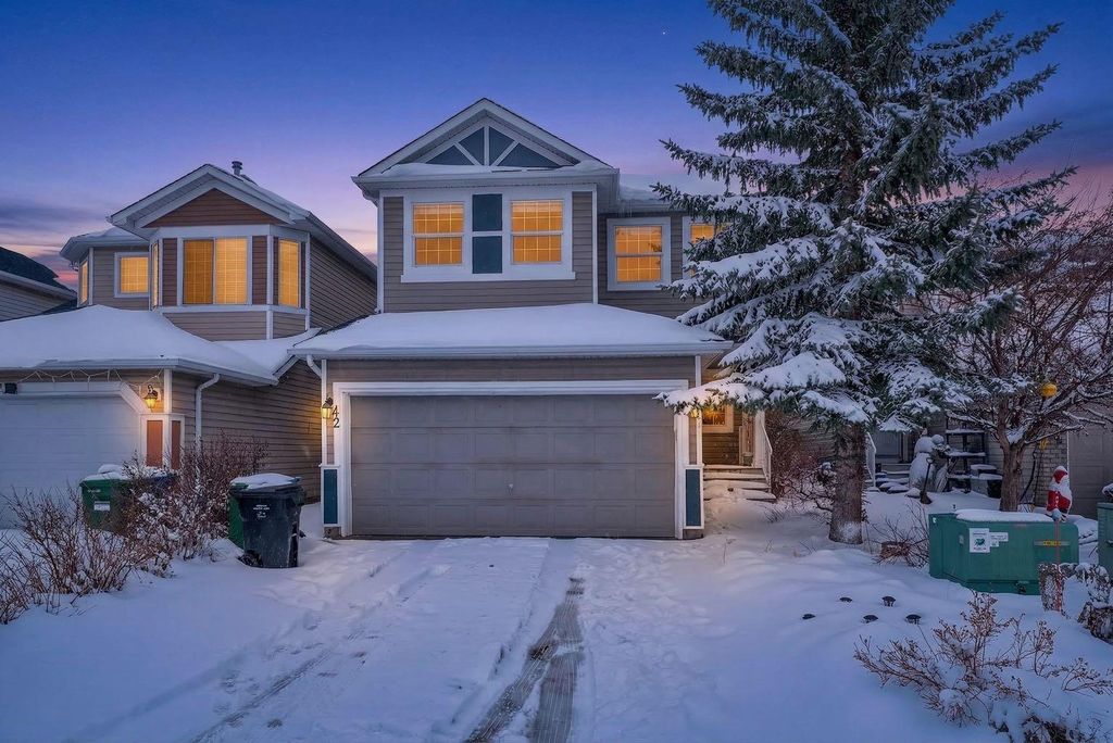 Photo of 42 Royal Elm Drive NW, Calgary, AB T3G 5P7 (MLS # A2298552)