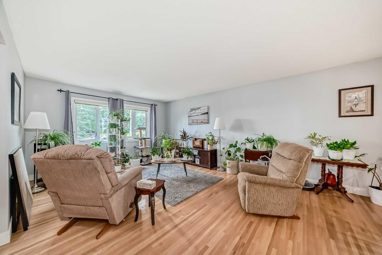 1004 Hunterston Hill NW