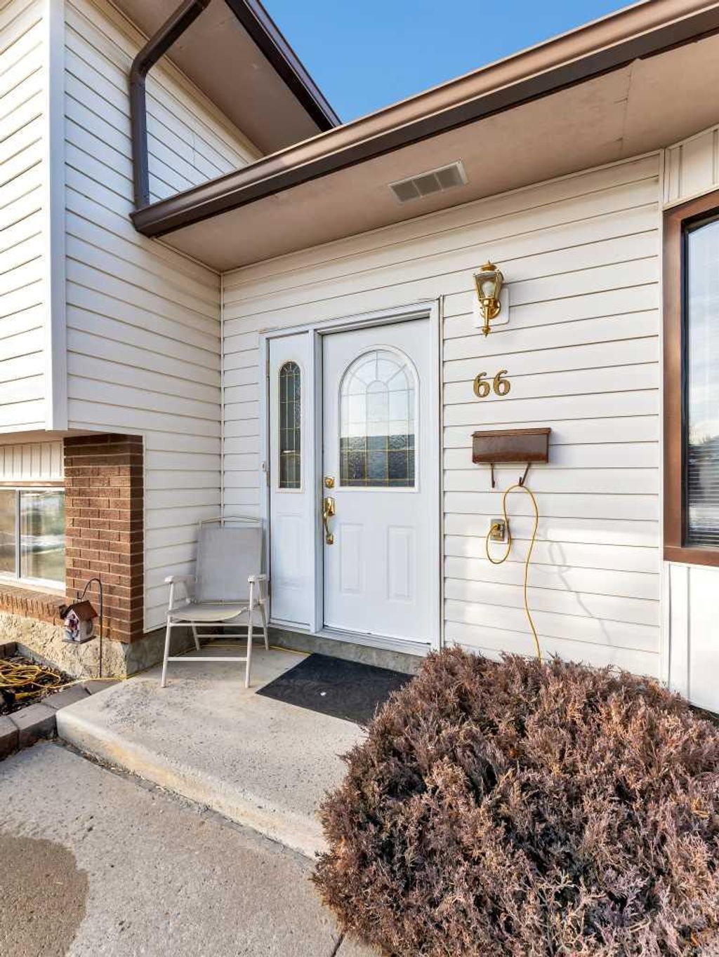 Photo of 66 Robinson Crescent SE, Medicine Hat, AB T1B 3G3 (MLS # A2290592)