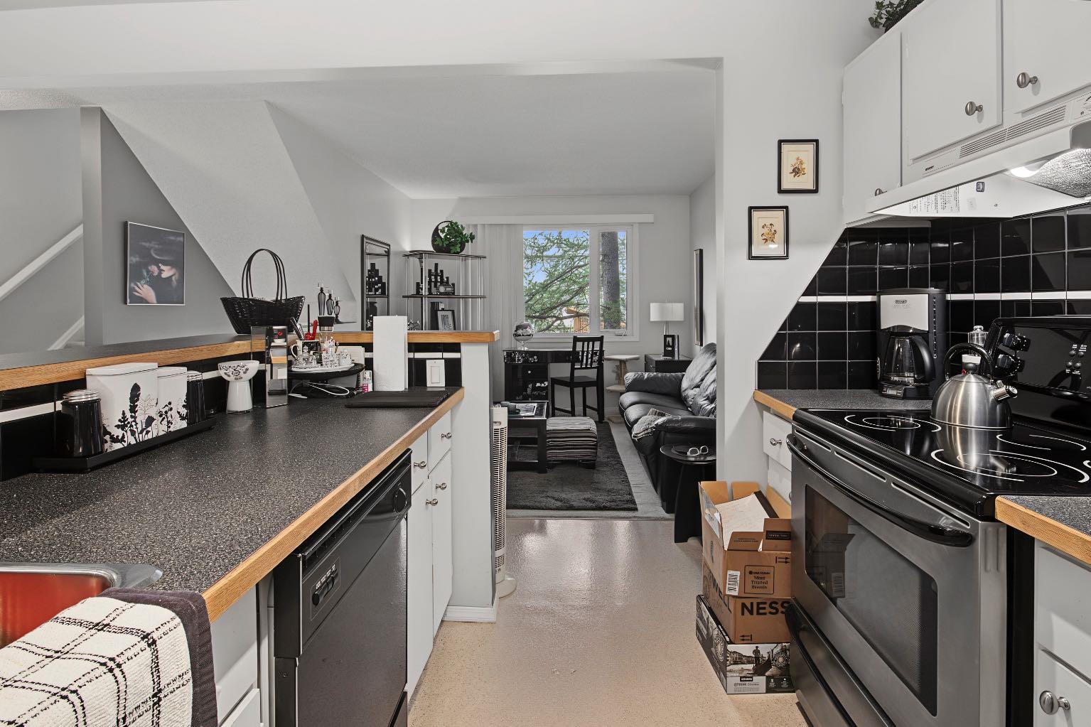 12 Templewood Drive NE 52