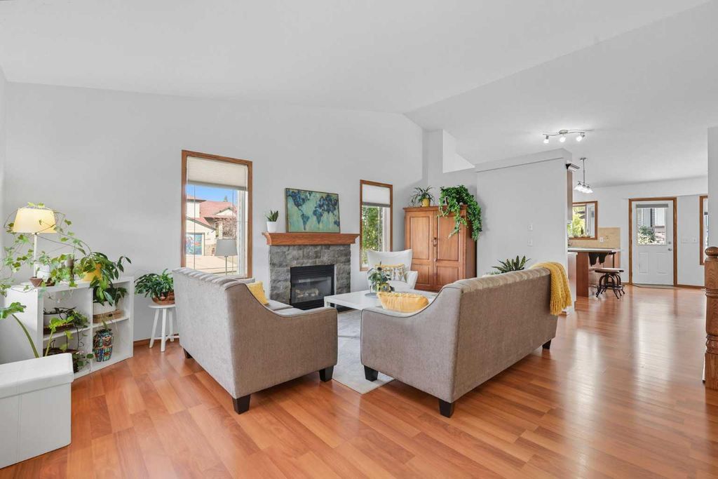 Photo of 79 Hillcrest Boulevard, Strathmore, AB T1P 0A4 (MLS # A2292289)