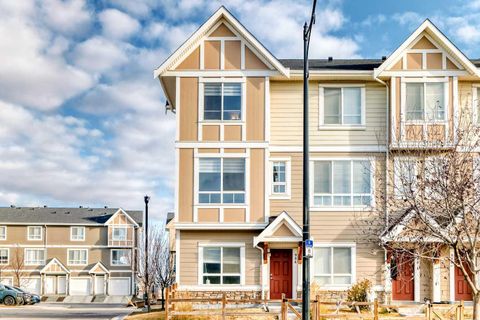 Photo of 986 Sherwood Boulevard NW, Calgary, AB T3R 0V3 (MLS # A2287039)