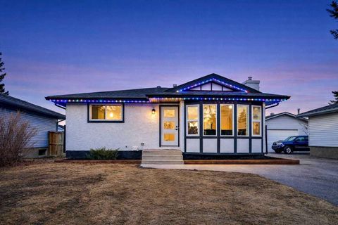 12112 Canfield Road SW Calgary AB T2W 1V2