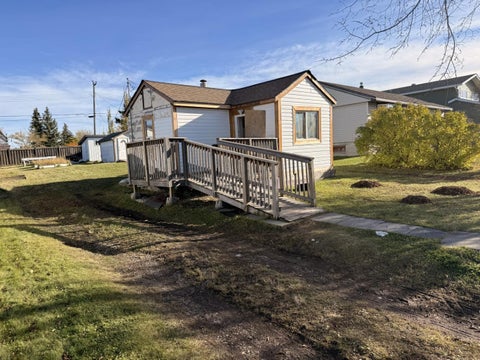 Photo of 4909 51 Street, Valleyview, AB T4N 1T7 (MLS # A2354481)