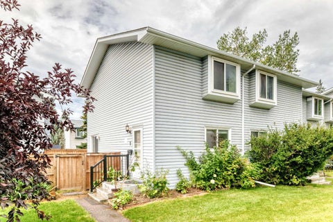 Photo of 4810 40 Avenue SW #11, Calgary, AB T3E 1E5 (MLS # A2342604)