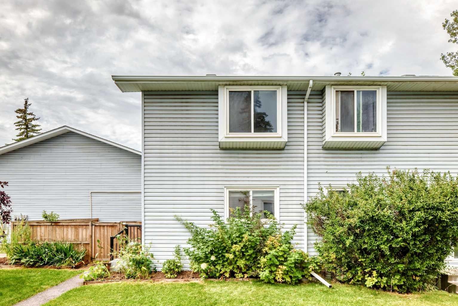 4810 40 Avenue SW 11