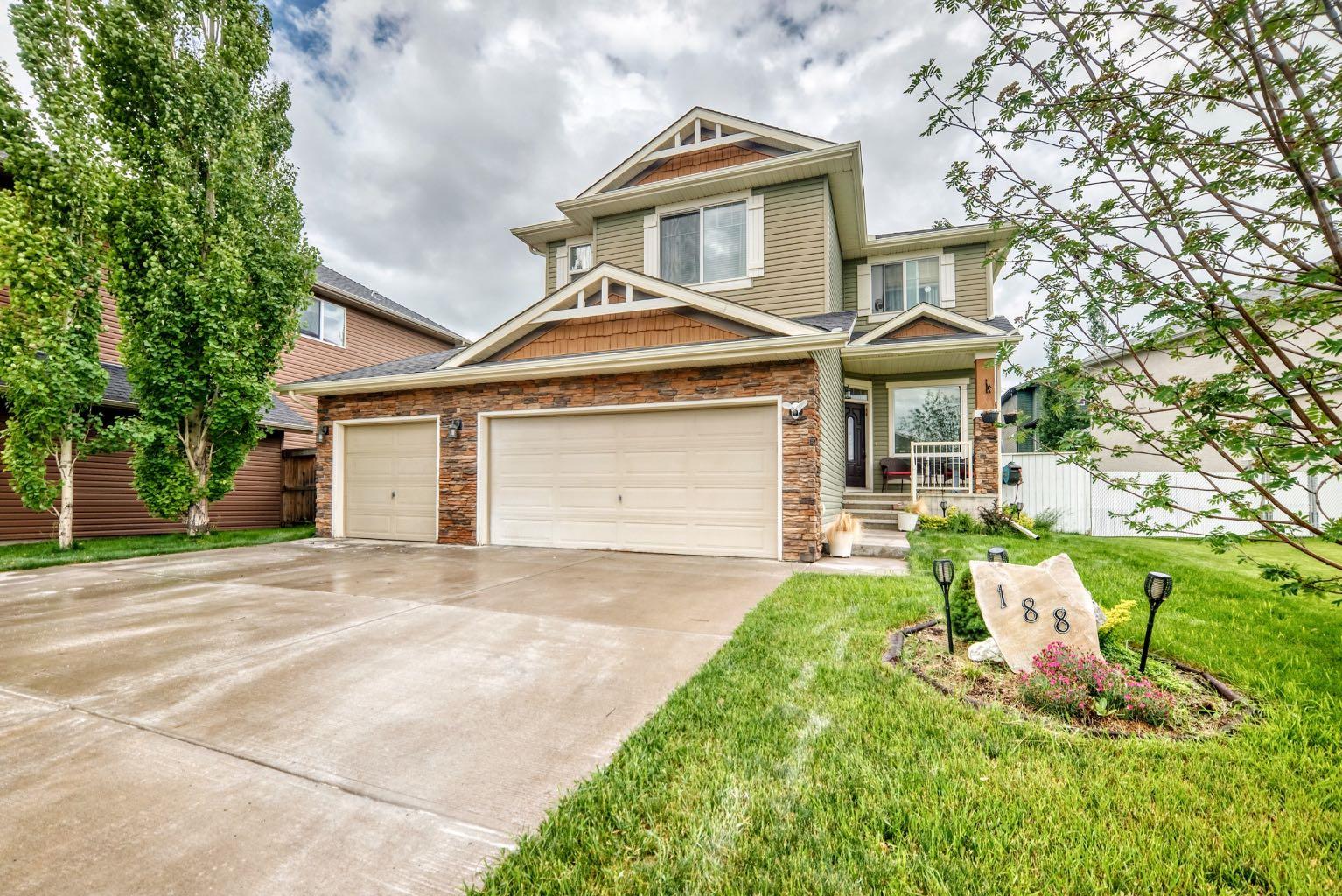 188 Magenta Crescent