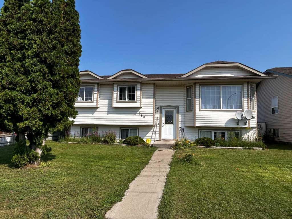 Photo of 280 Upland Avenue W, Brooks, AB T1R 1K1 (MLS # A2337854)
