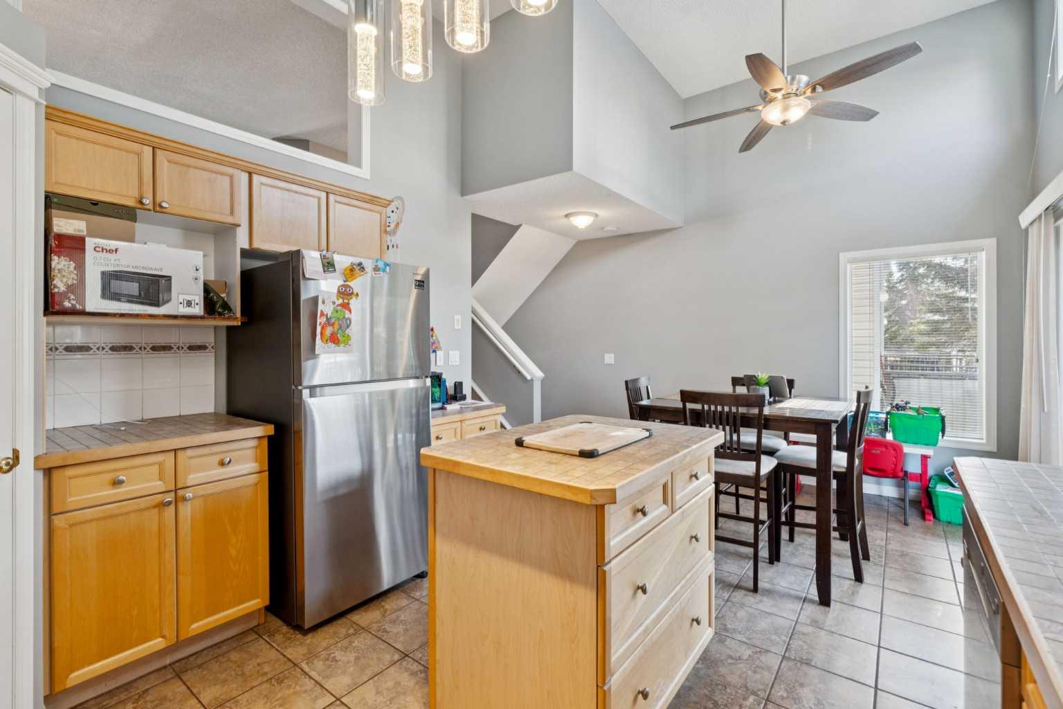 22 Country Hills Cove NW