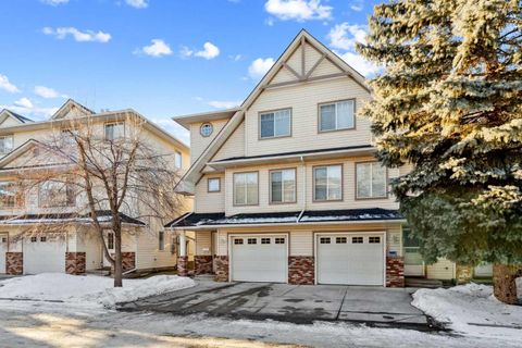 22 Country Hills Cove NW Calgary AB T3K 5G8
