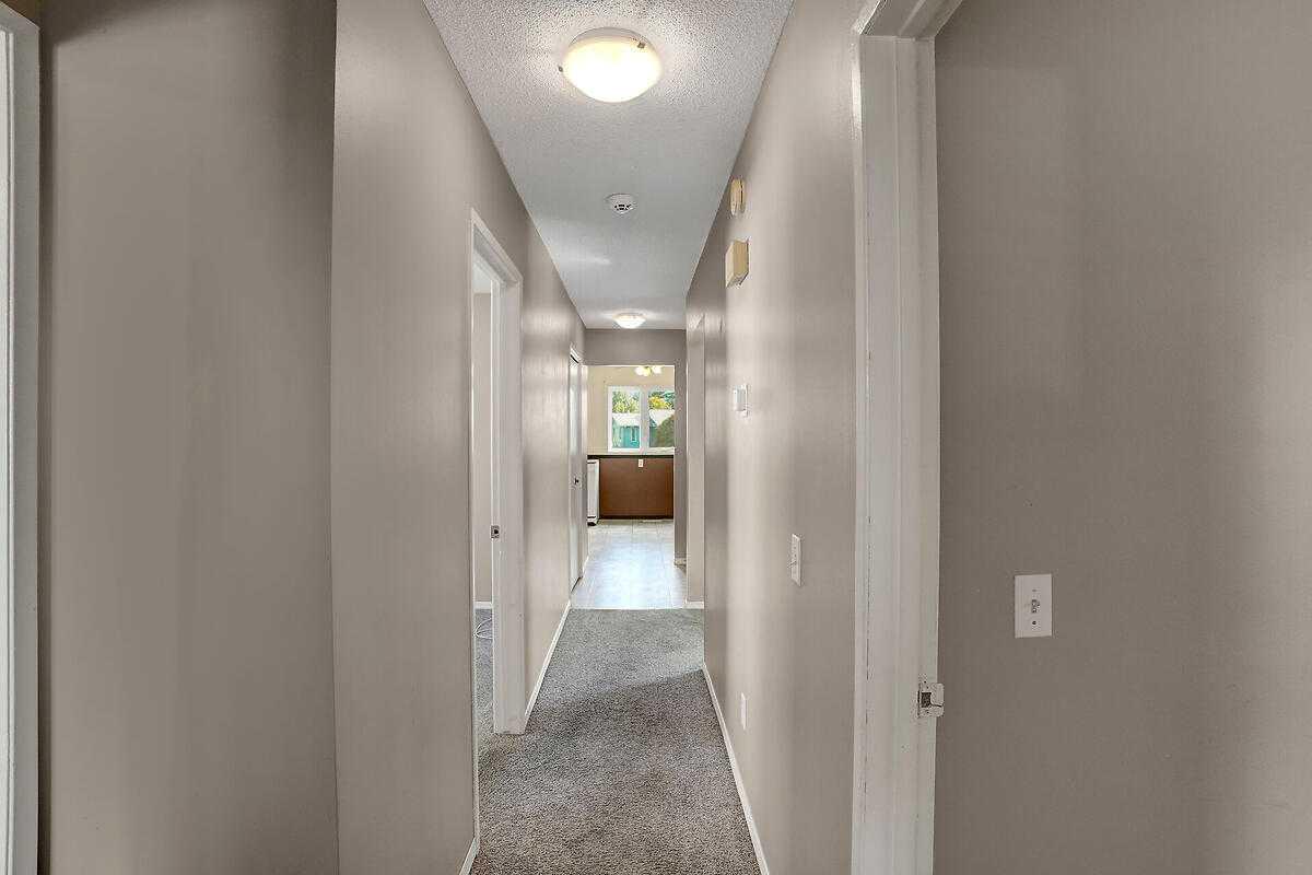 151 Midlawn Close SE