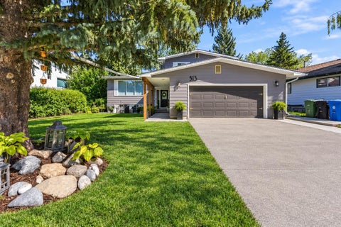 Photo of 513 Oakridge Way SW, Calgary, AB T2V 1T5 (MLS # A2346580)