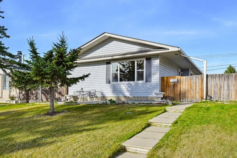Photo of 1303 Penedo Crescent SE, Calgary, AB T2A 3N7 (MLS # A2353392)