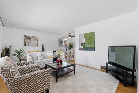 Photo of 3248 Bearspaw Drive NW, Calgary, AB T2L 1T3 (MLS # A2322391)