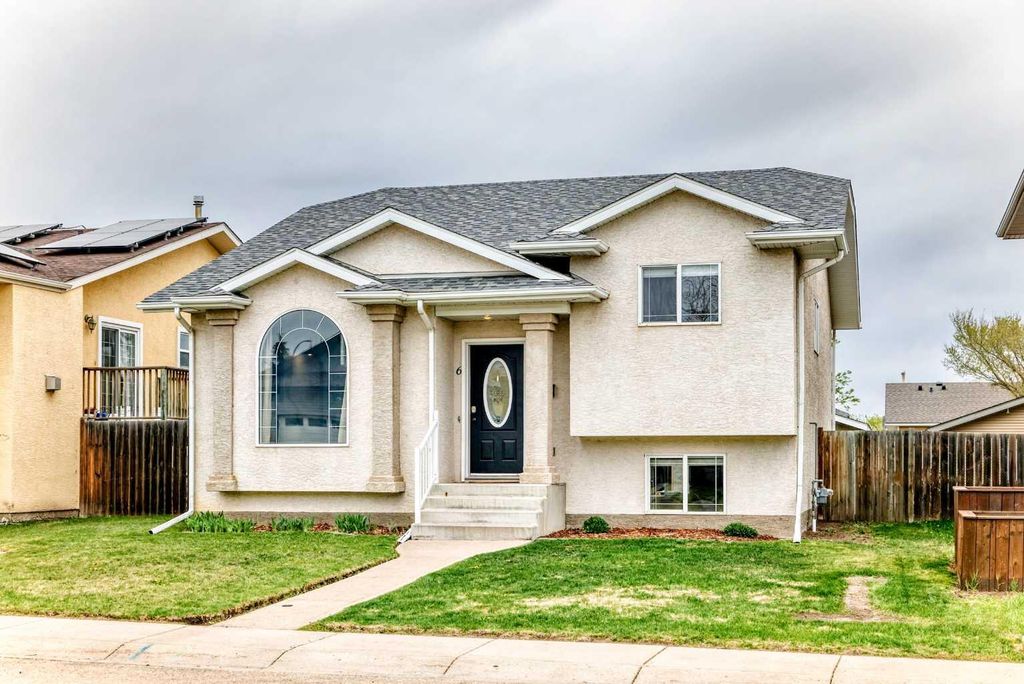 Photo of 6 Timmons, Lacombe, AB T4L 2M7 (MLS # A2313040)