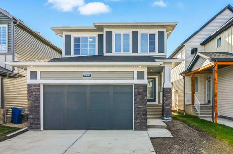 119 Chinook Winds Manor SW Airdrie AB T4B 5P9